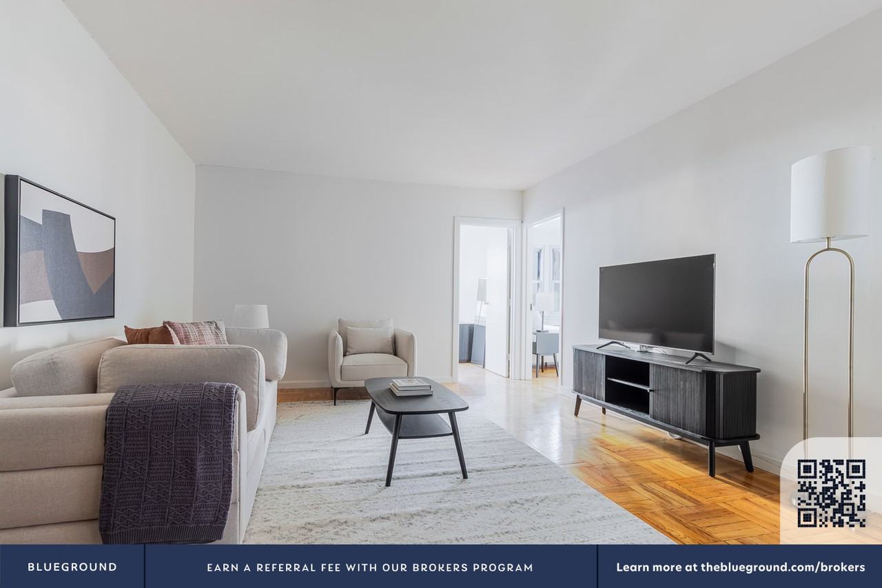 300 East 46th Street - Photo 5 of 27