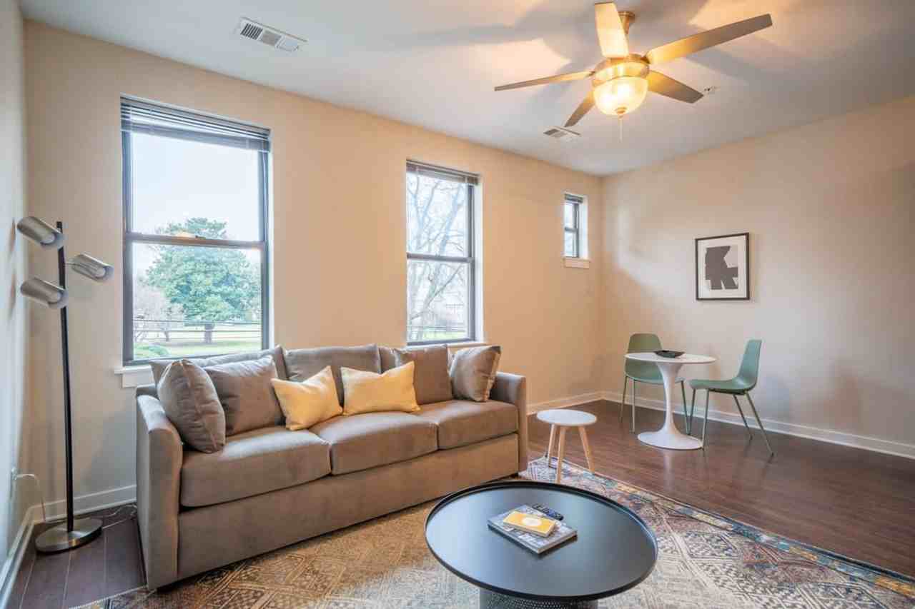 1016 18th Avenue South - Photo 3 of 34