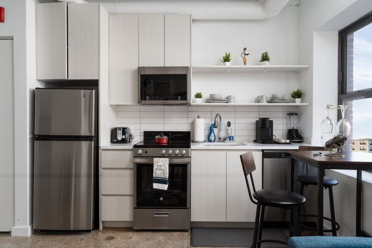 1049 W Lawrence Ave #1058522P - Photo 7 of 33