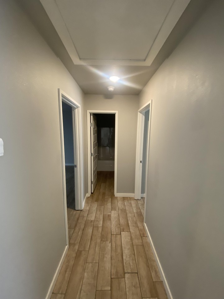 1811 Osage St #B - Photo 4 of 8