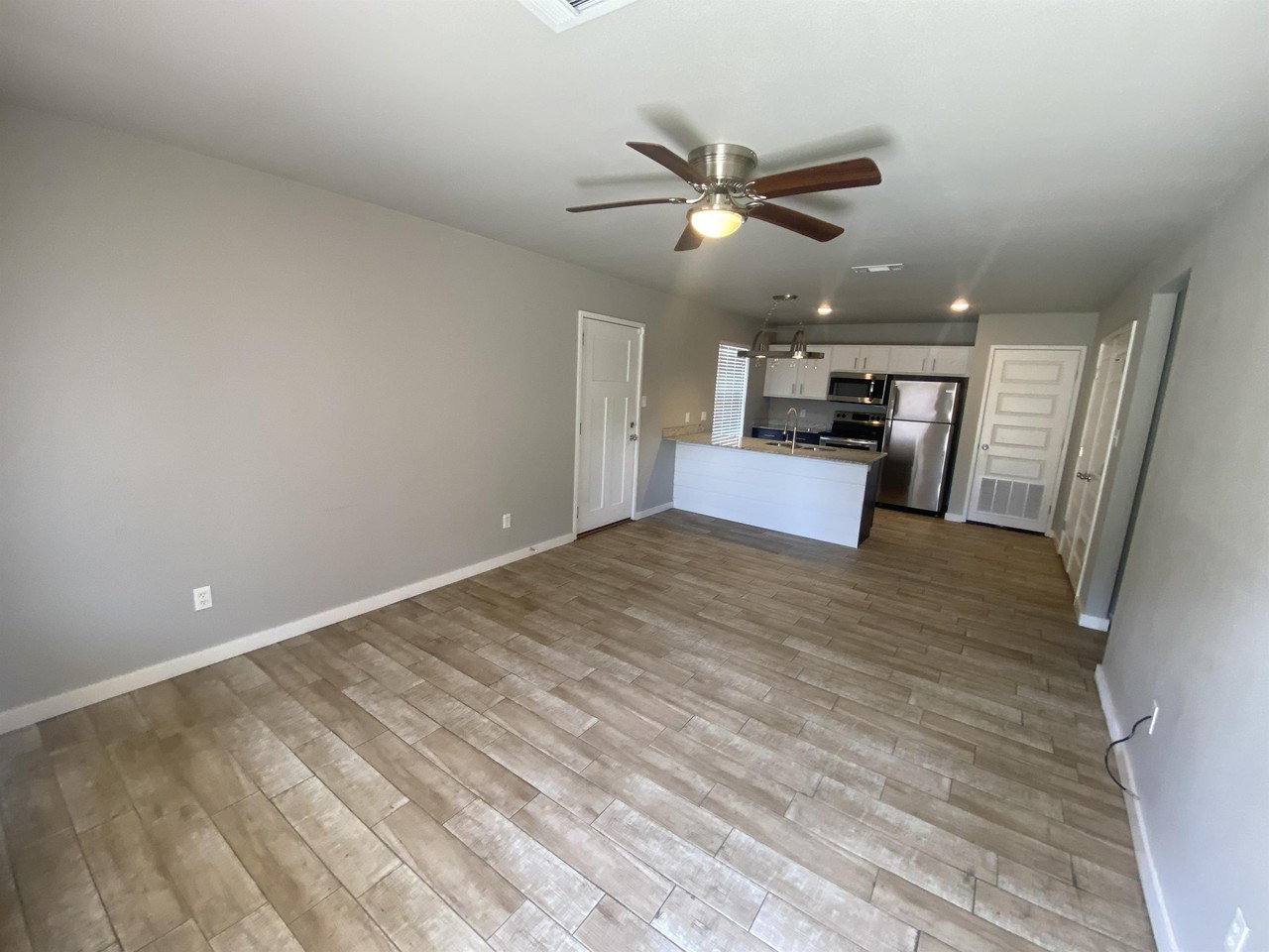 1811 Osage St #B - Photo 2 of 8