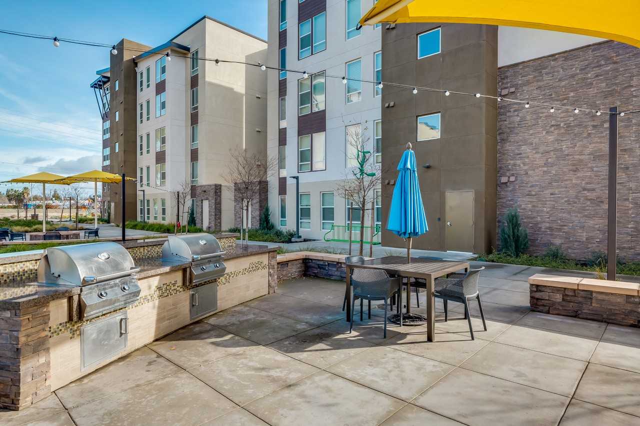 The Crossings Student Apartments - Photo 6 of 50