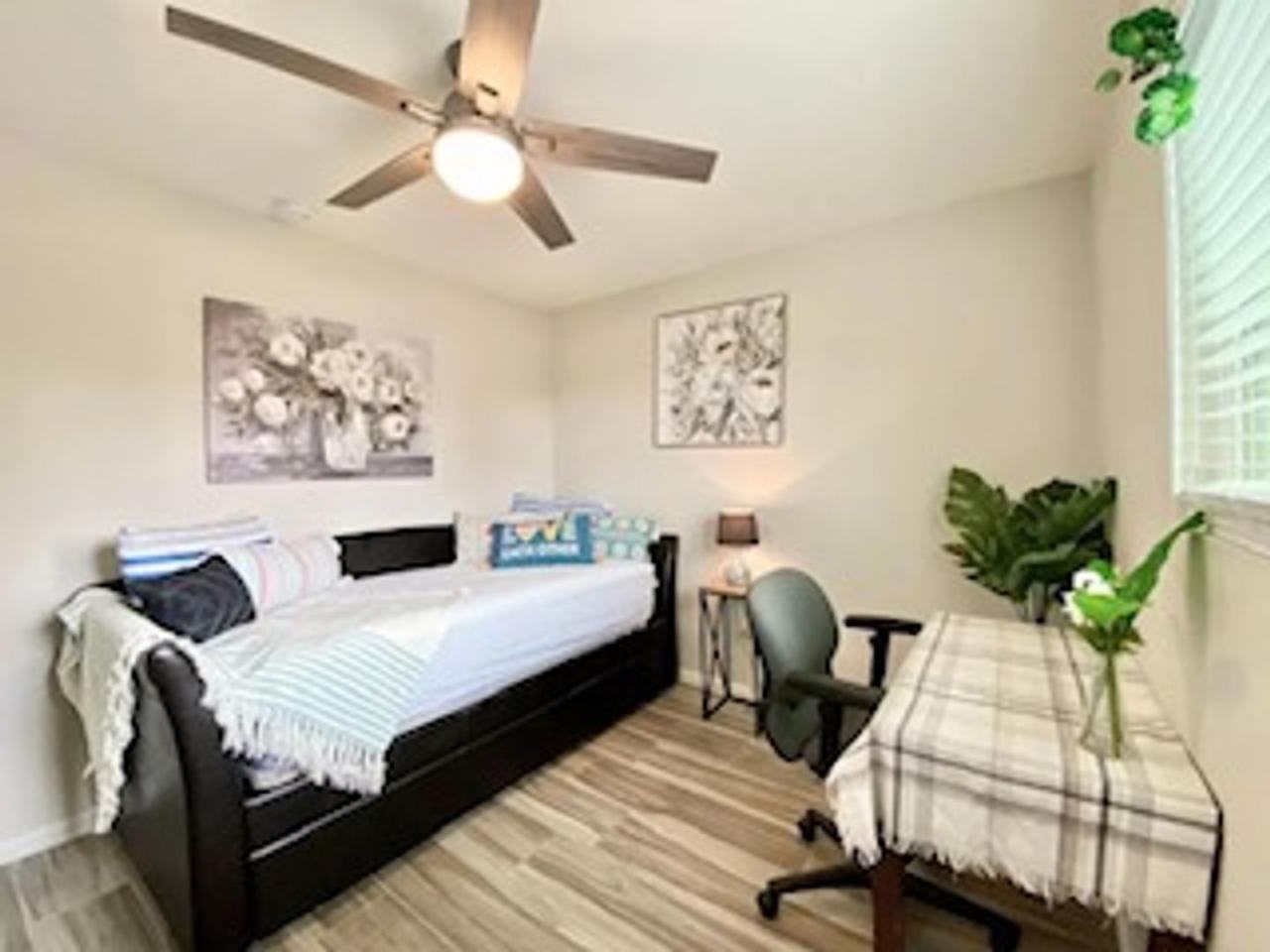 8010 North la Oesta Avenue - Photo 2 of 5