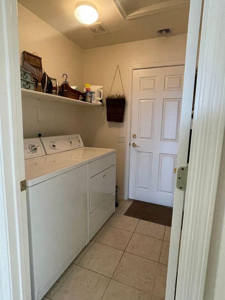 8001 West Morning Light Way - Photo 3 of 6