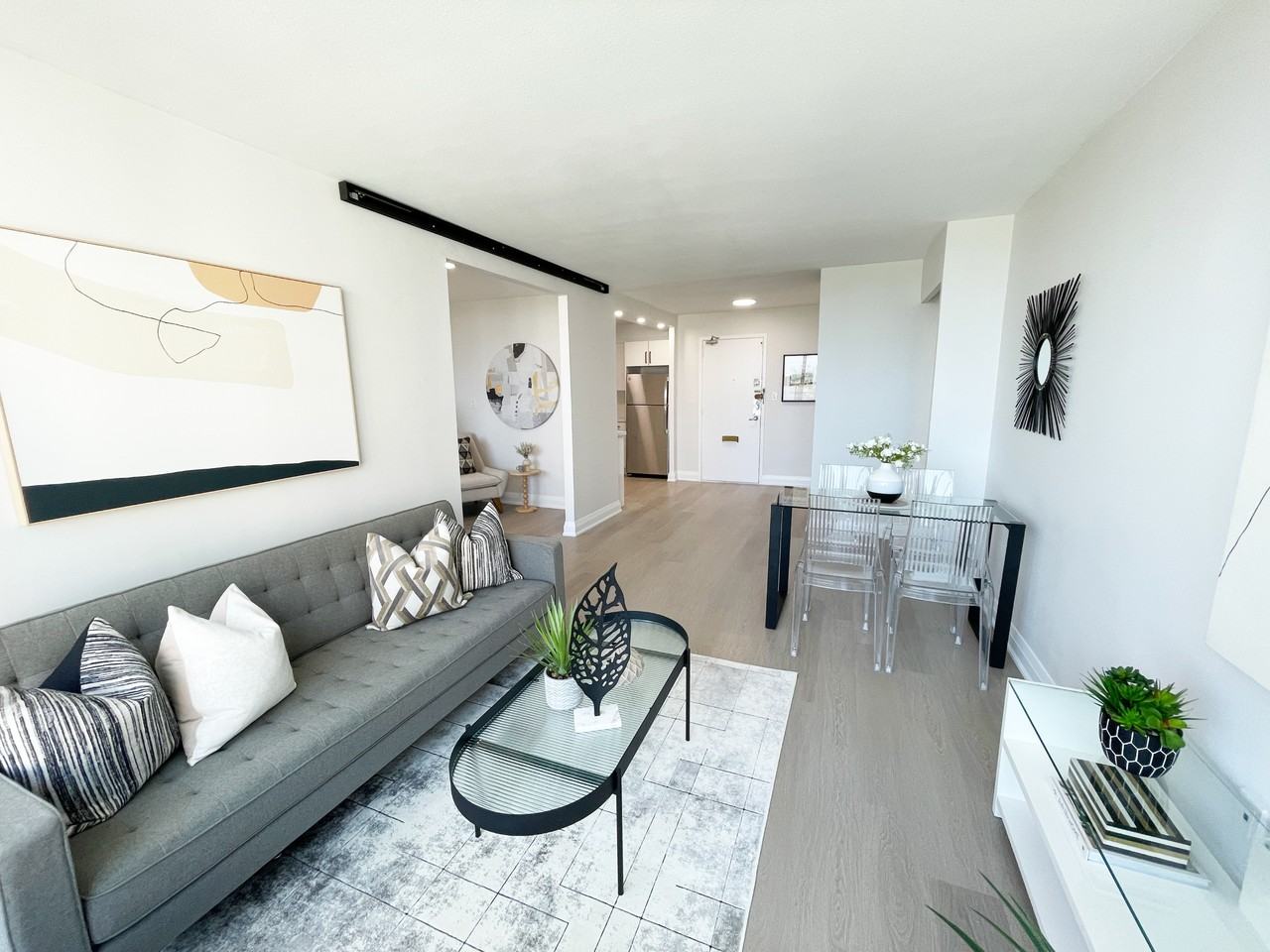 111 Ridelle Avenue - Photo 2 of 16