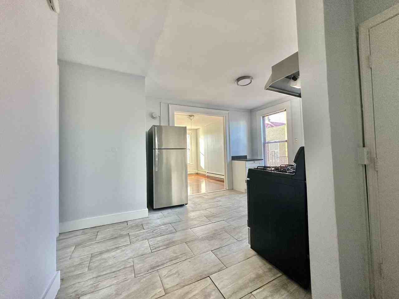 33-35 Howe Street - Photo 3 of 12