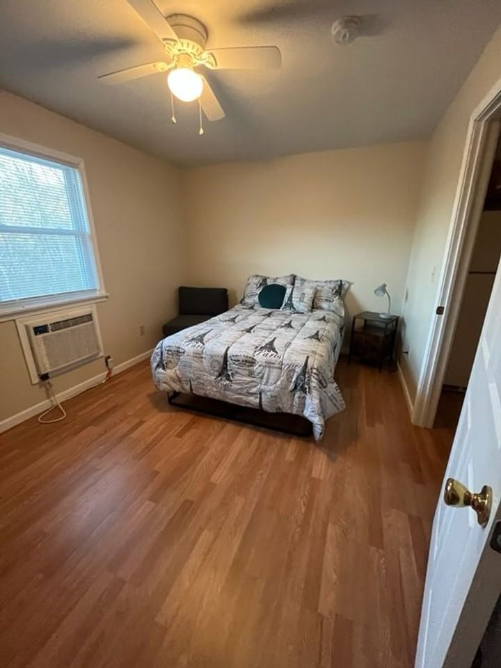 8005 - 12 VANHORN DR. (GLENVILLE) - Photo 6 of 14