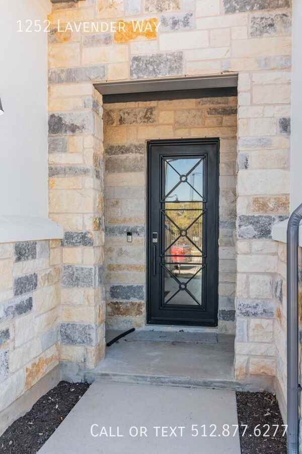 1252 Lavender Way - Photo 3 of 50