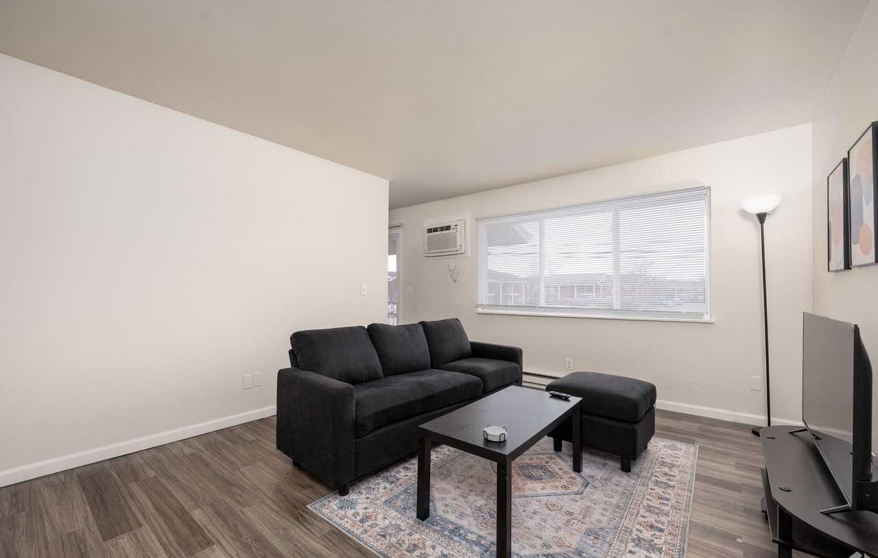 Move in Today! Half of Security Deposit!! - Photo 5 of 35