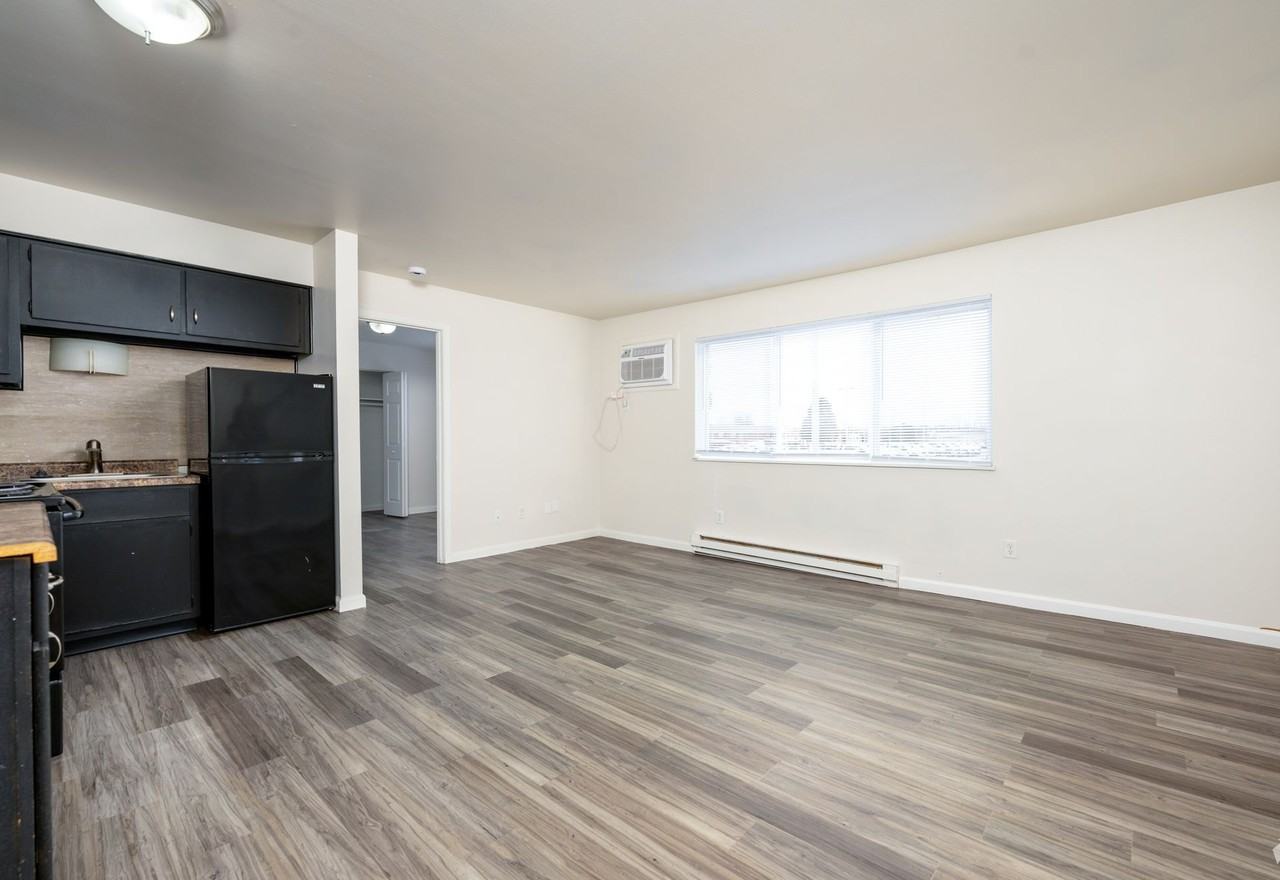 Move in Today! Half of Security Deposit!! - Photo 7 of 35