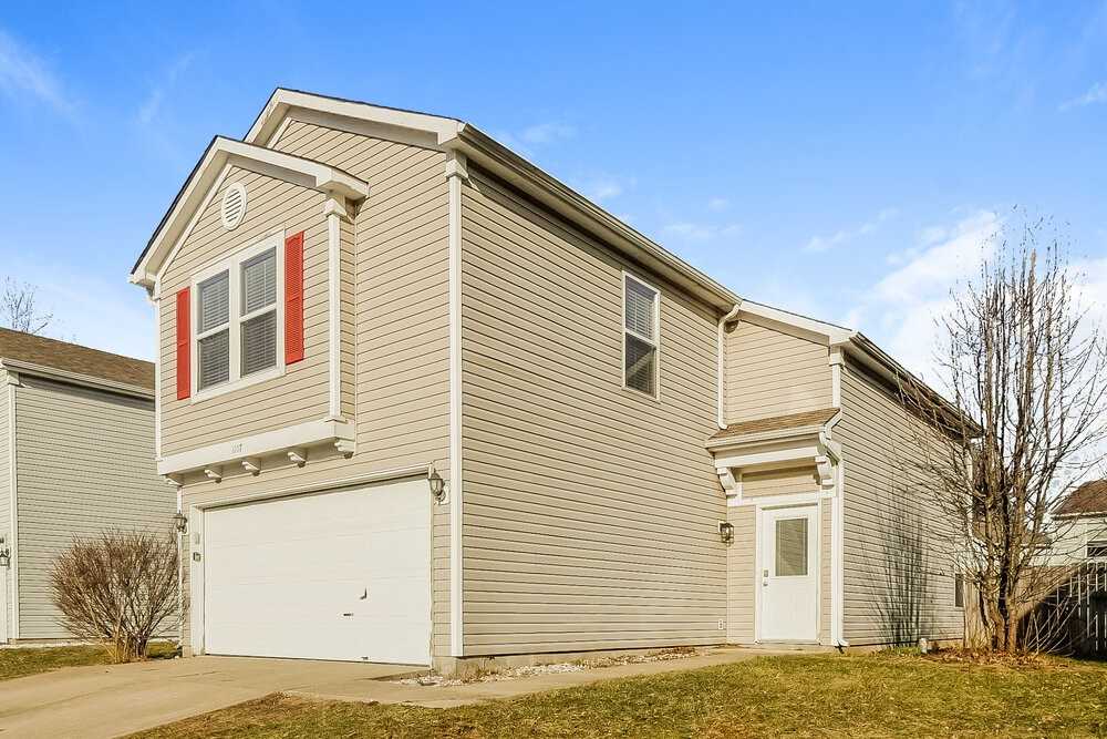 1107 Crescent Dr - Photo 4 of 17