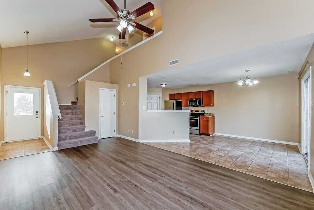 1107 Crescent Dr - Photo 7 of 17