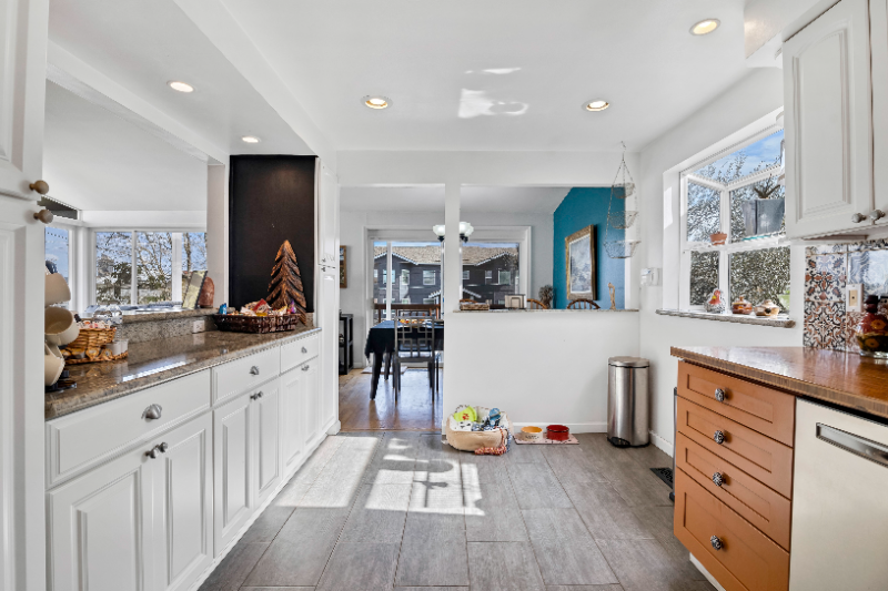 9813 62nd Ave S - Photo 7 of 18