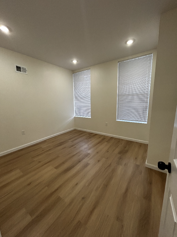 1624 W Westmoreland St #1 - Photo 3 of 14