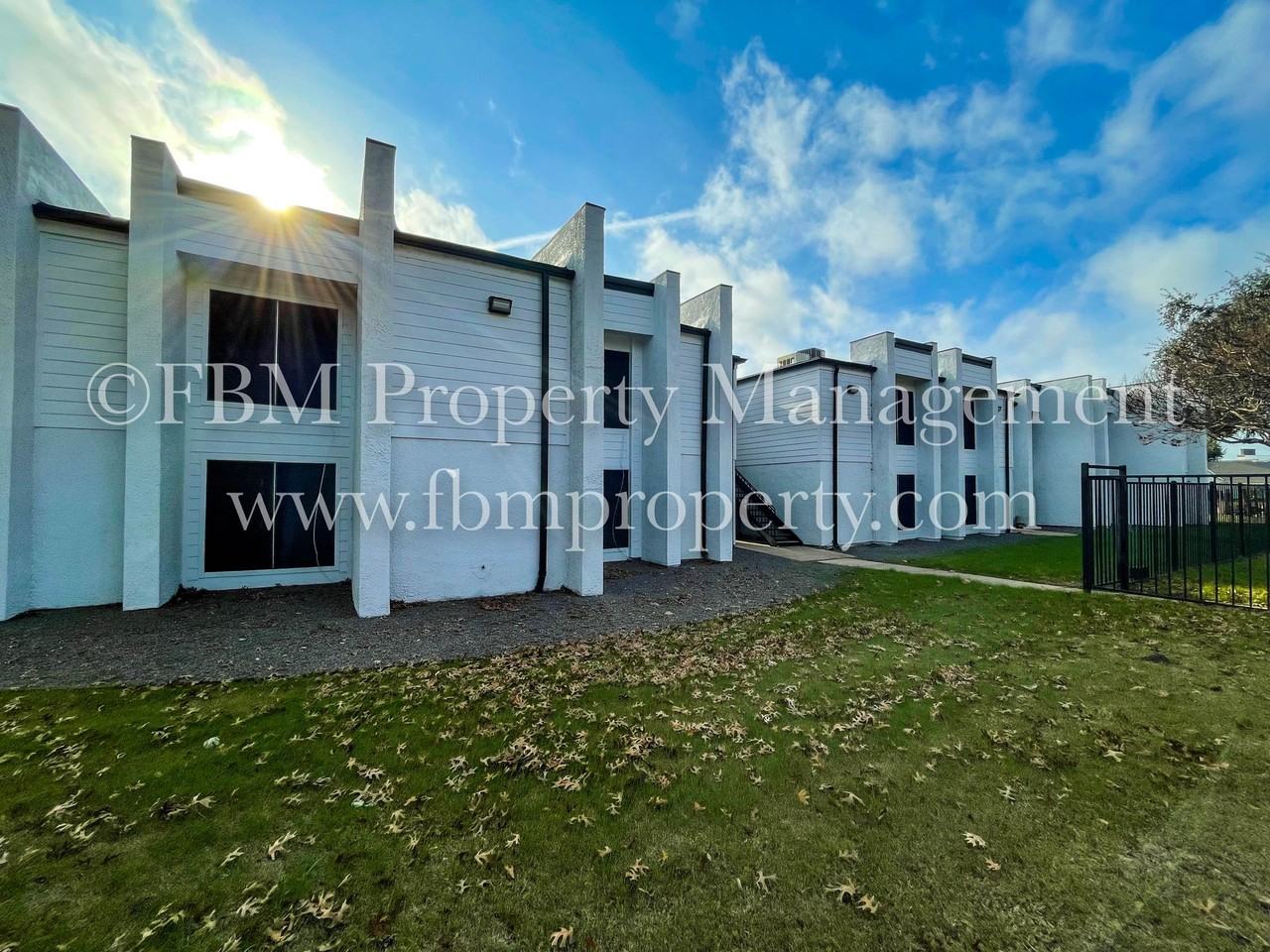 2401 Yorkstown Dr #216 - Photo 4 of 23