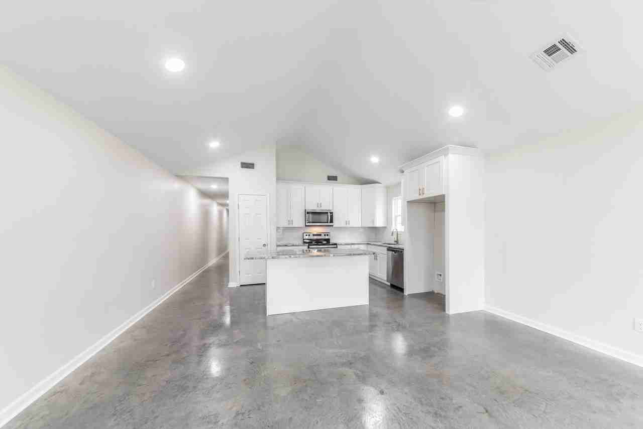 330 Jeanette St Trlr A - Photo 2 of 12