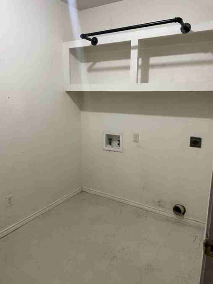 222 Hickory St - Photo 2 of 6