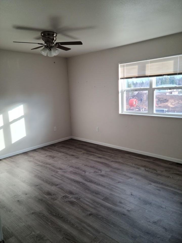 1543 29th St N - Photo 2 of 5