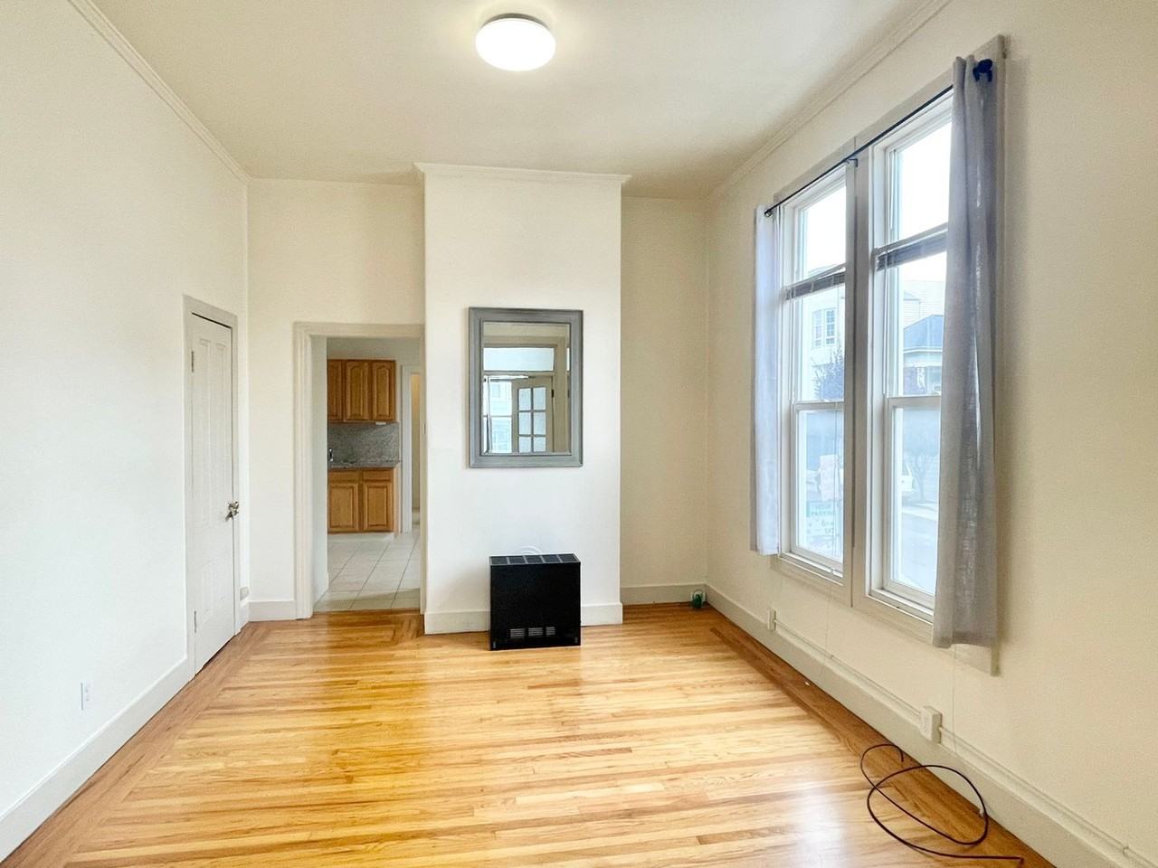 3350 26th St - Photo 4 of 15