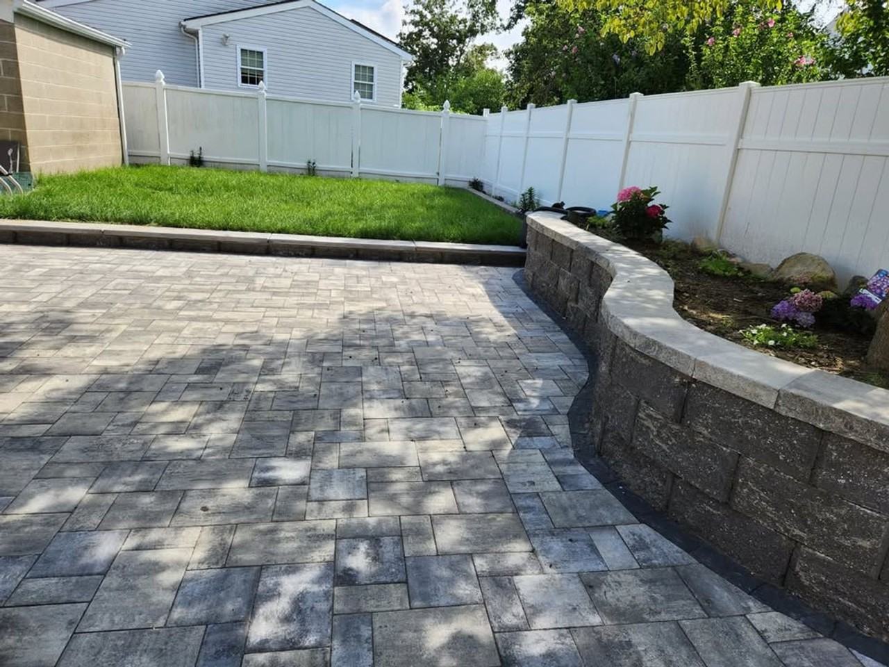 121 Ledge St - Photo 2 of 27