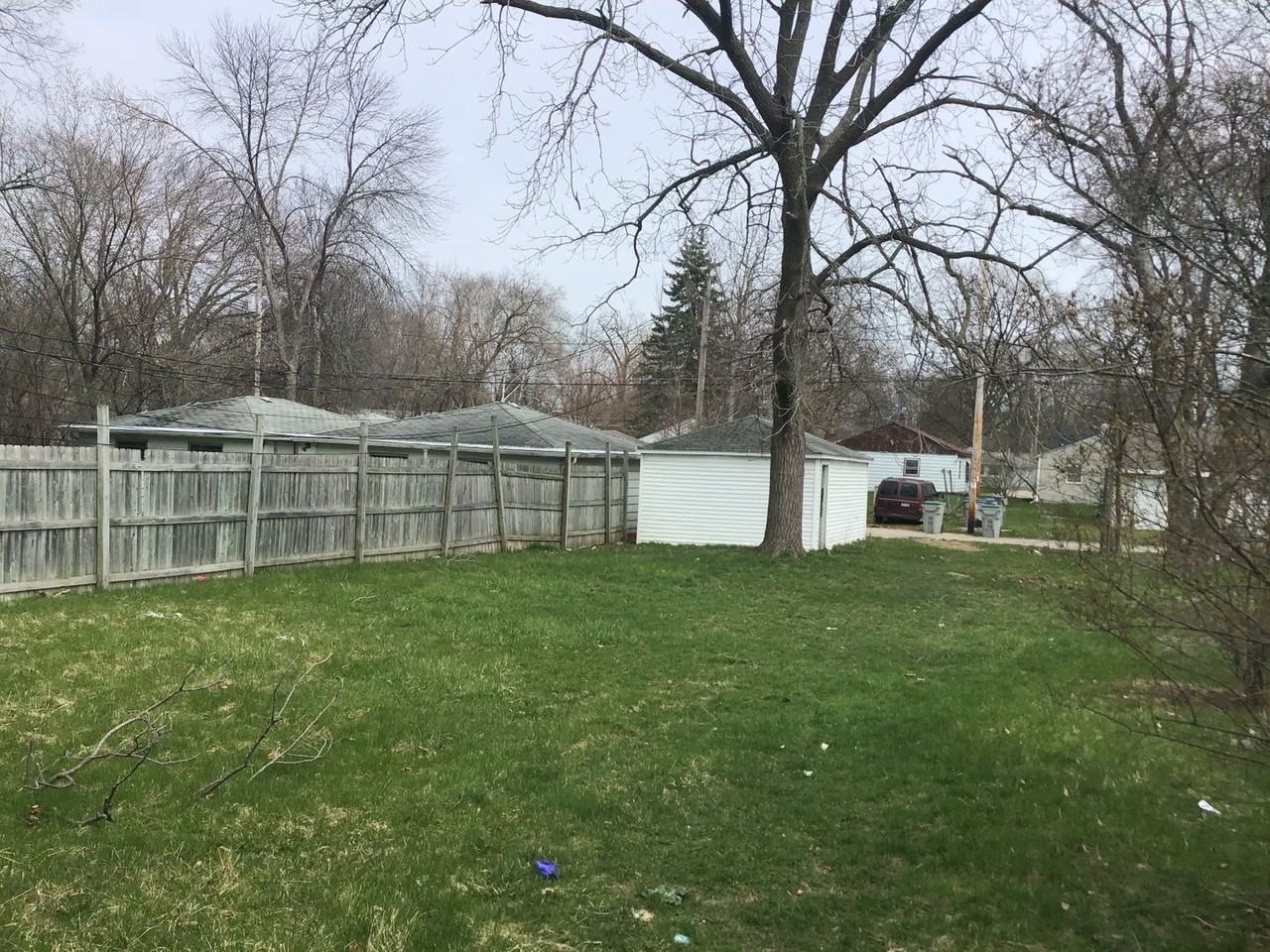 6046 N 40th St - Photo 2 of 11