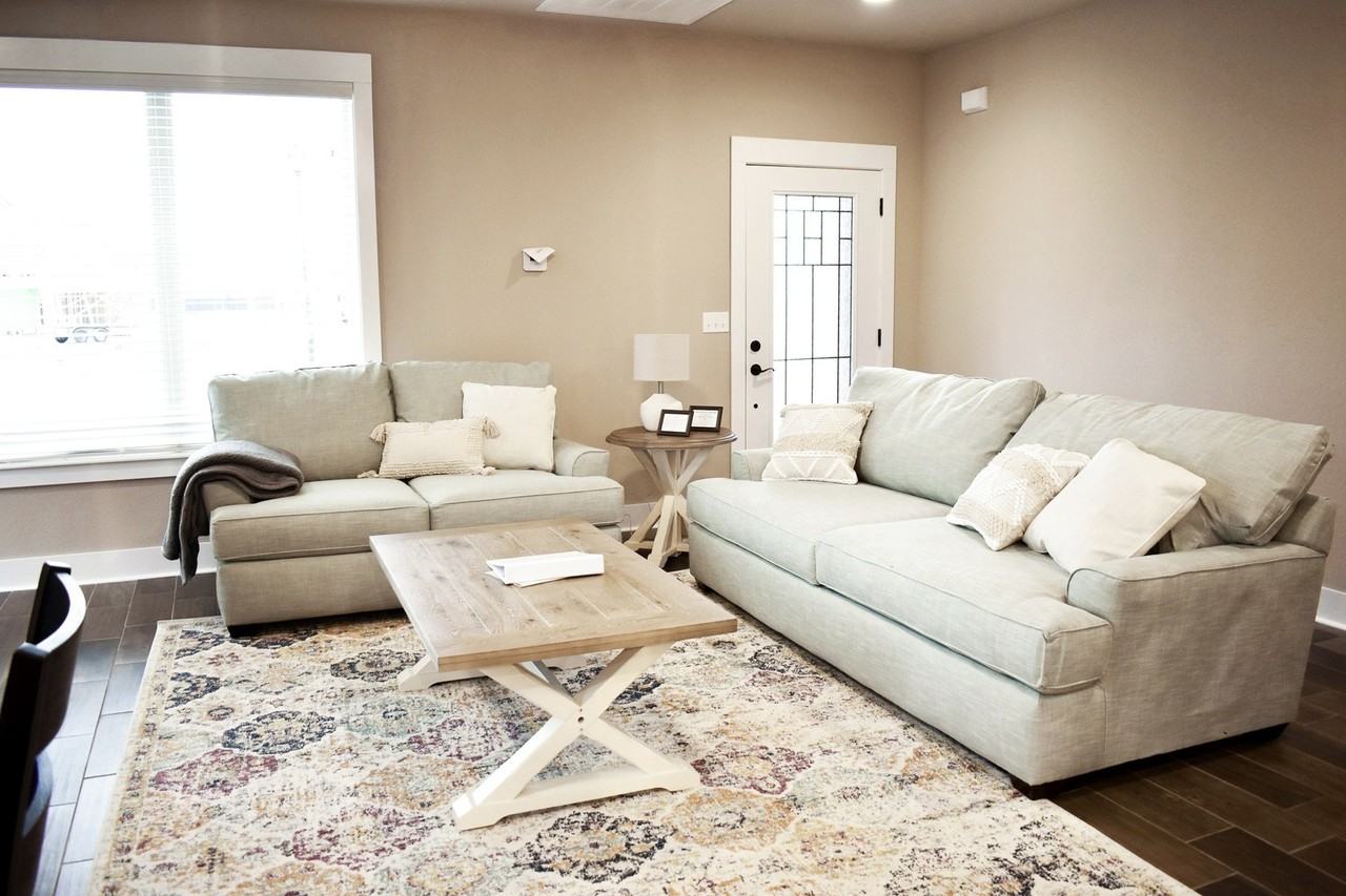 724 N Malbec Rd - Photo 2 of 17