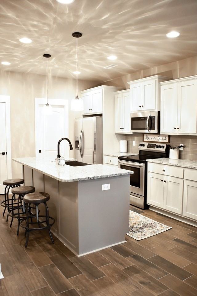 724 N Malbec Rd - Photo 5 of 17