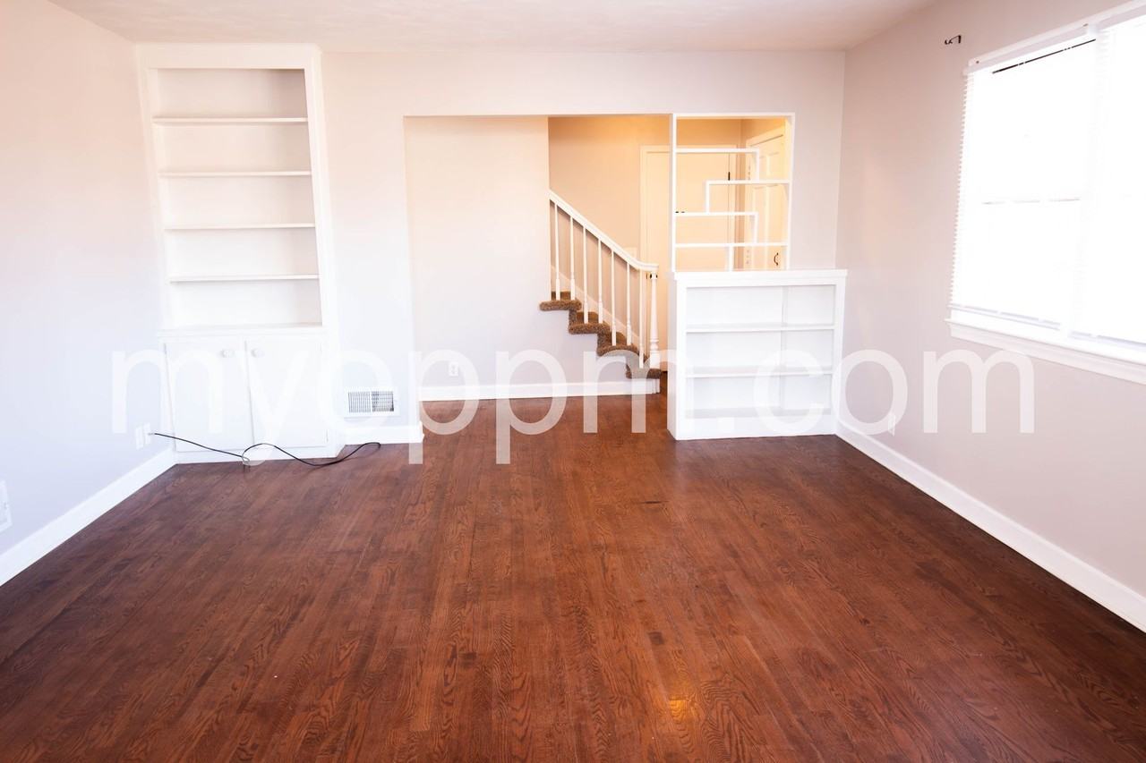 2321 S 49th St - Photo 5 of 34