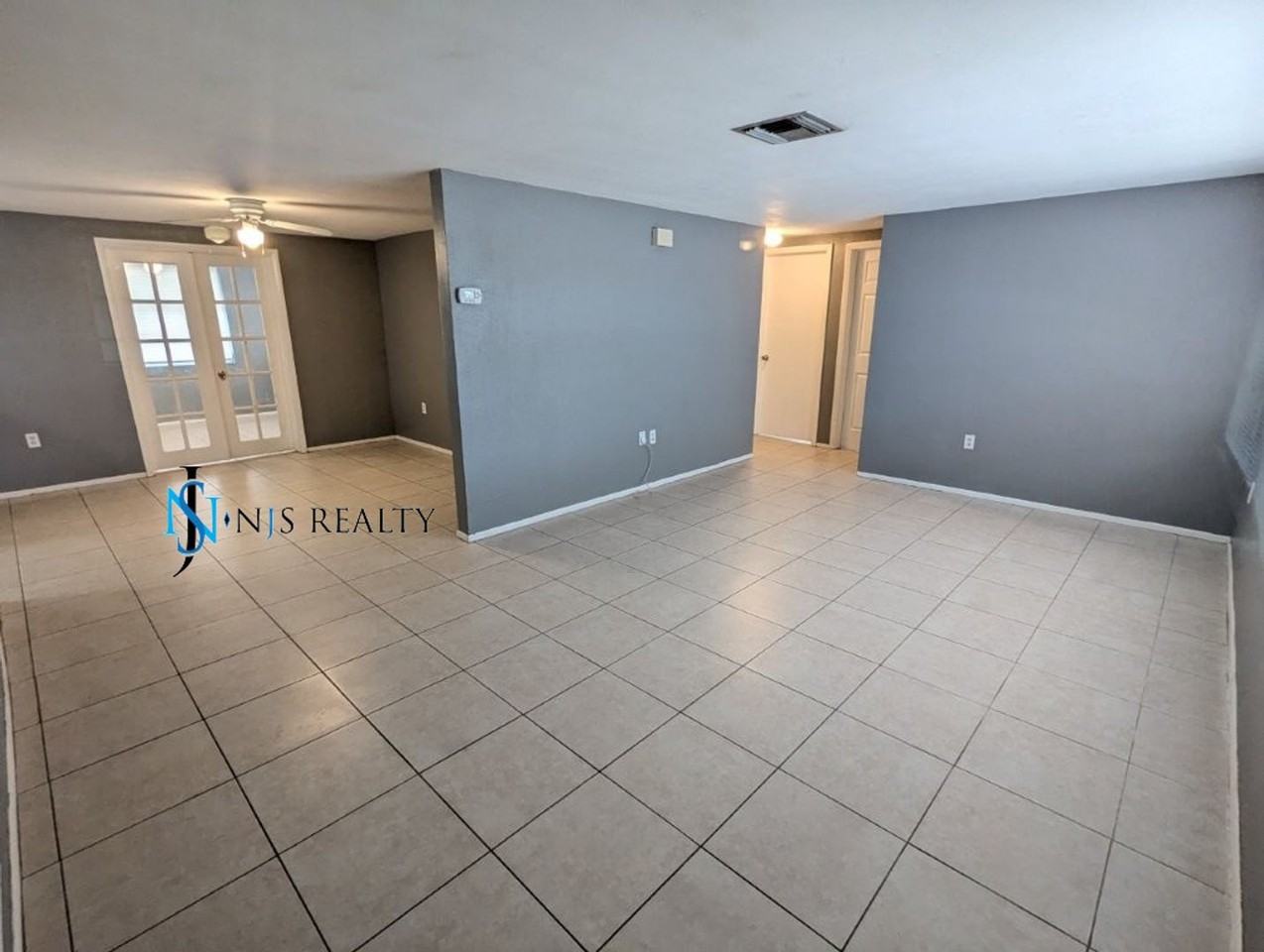 11231 Yewtree Ave - Photo 2 of 19