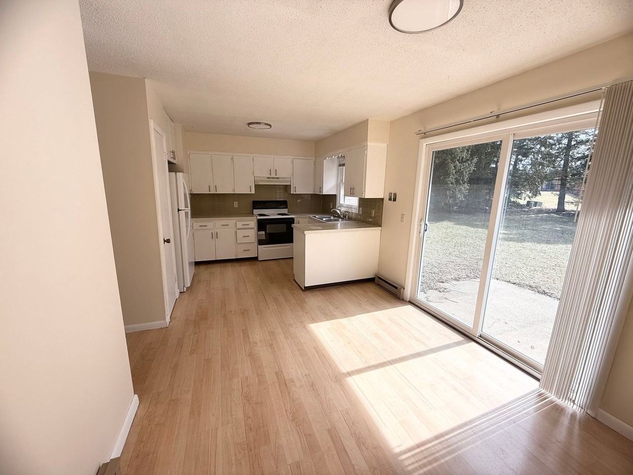 3972 Anna Dr - Photo 2 of 17