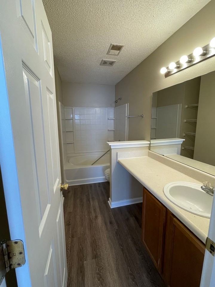 549 Blue Lake Dr - Photo 5 of 10