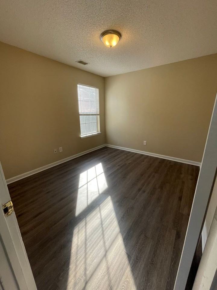 549 Blue Lake Dr - Photo 6 of 10