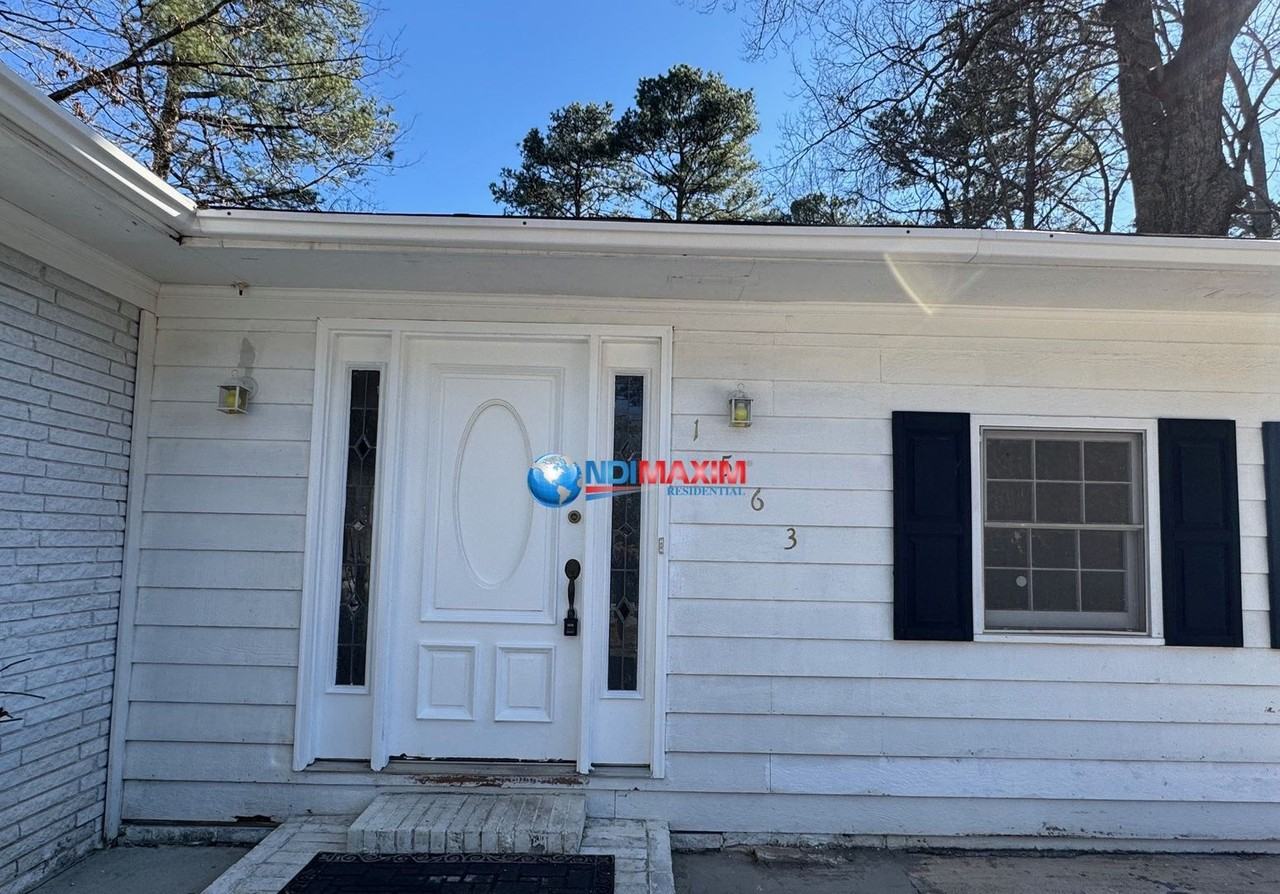 1563 Pine Glen Cir - Photo 2 of 16