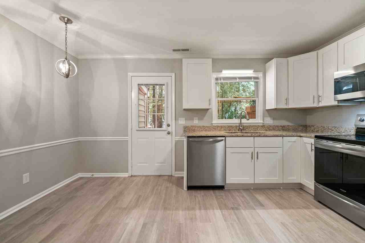 300 Nc 54 - Photo 4 of 13