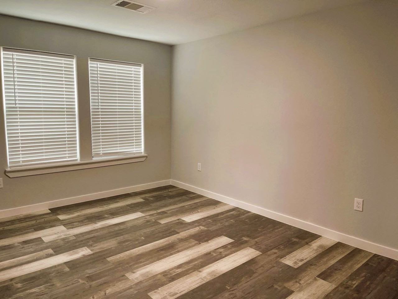 4114 Majestic St - Photo 2 of 19