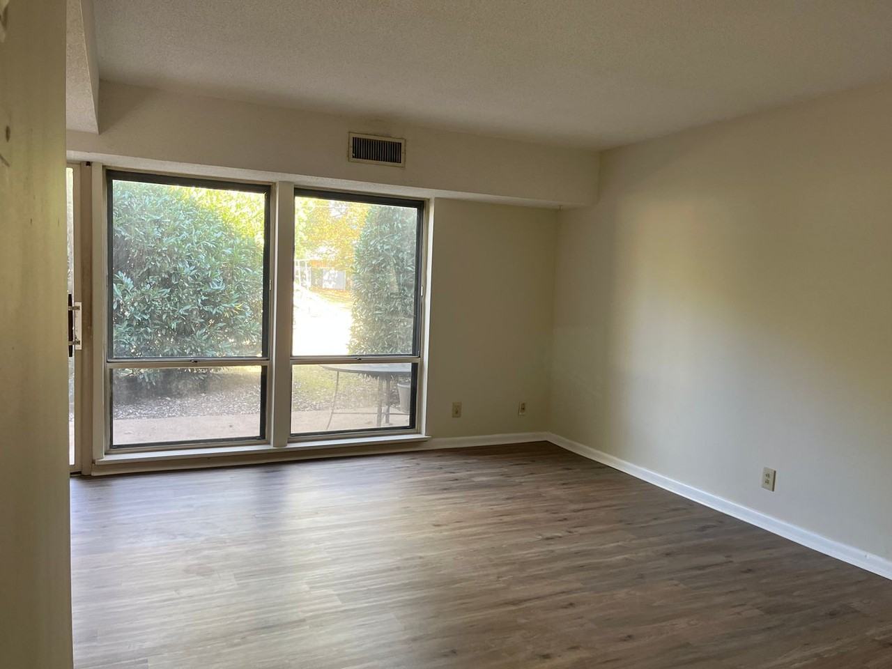 2307 Colony Dr Sw - Photo 2 of 13