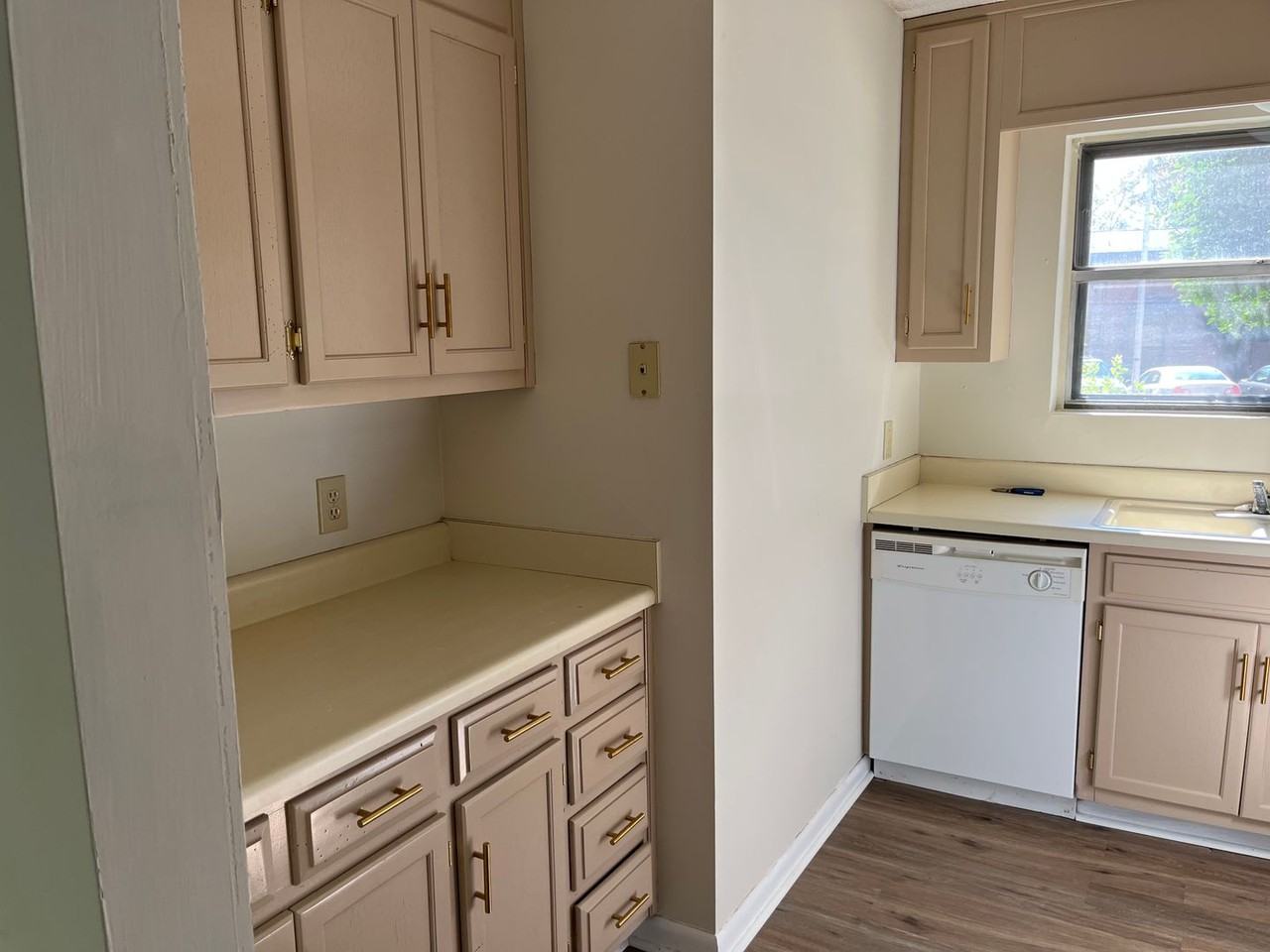 2307 Colony Dr Sw - Photo 5 of 13