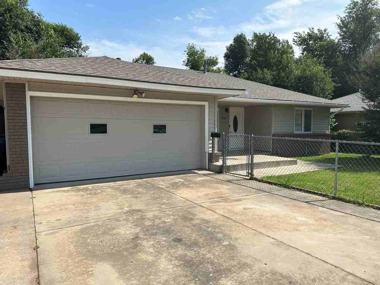 3205 Sw 41st St - Photo 2 of 23