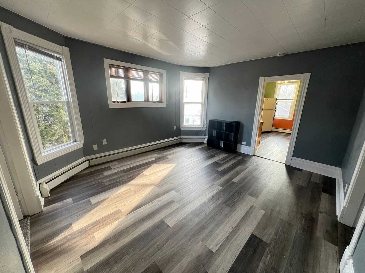 2015 Iowa Ave #2 - Photo 3 of 21