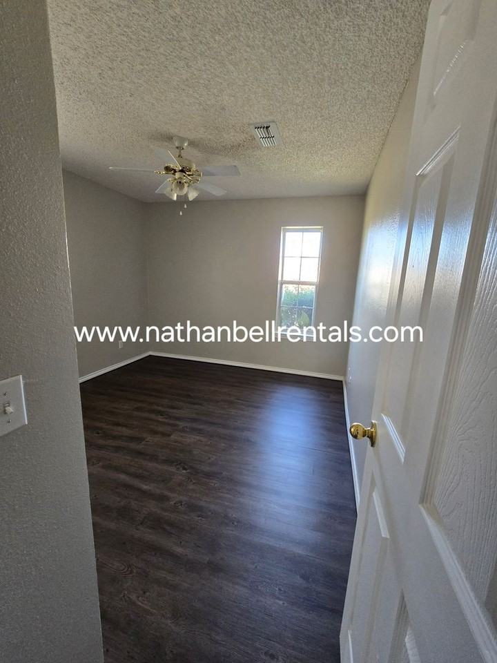 2550 Briarwood Dr - Photo 5 of 13