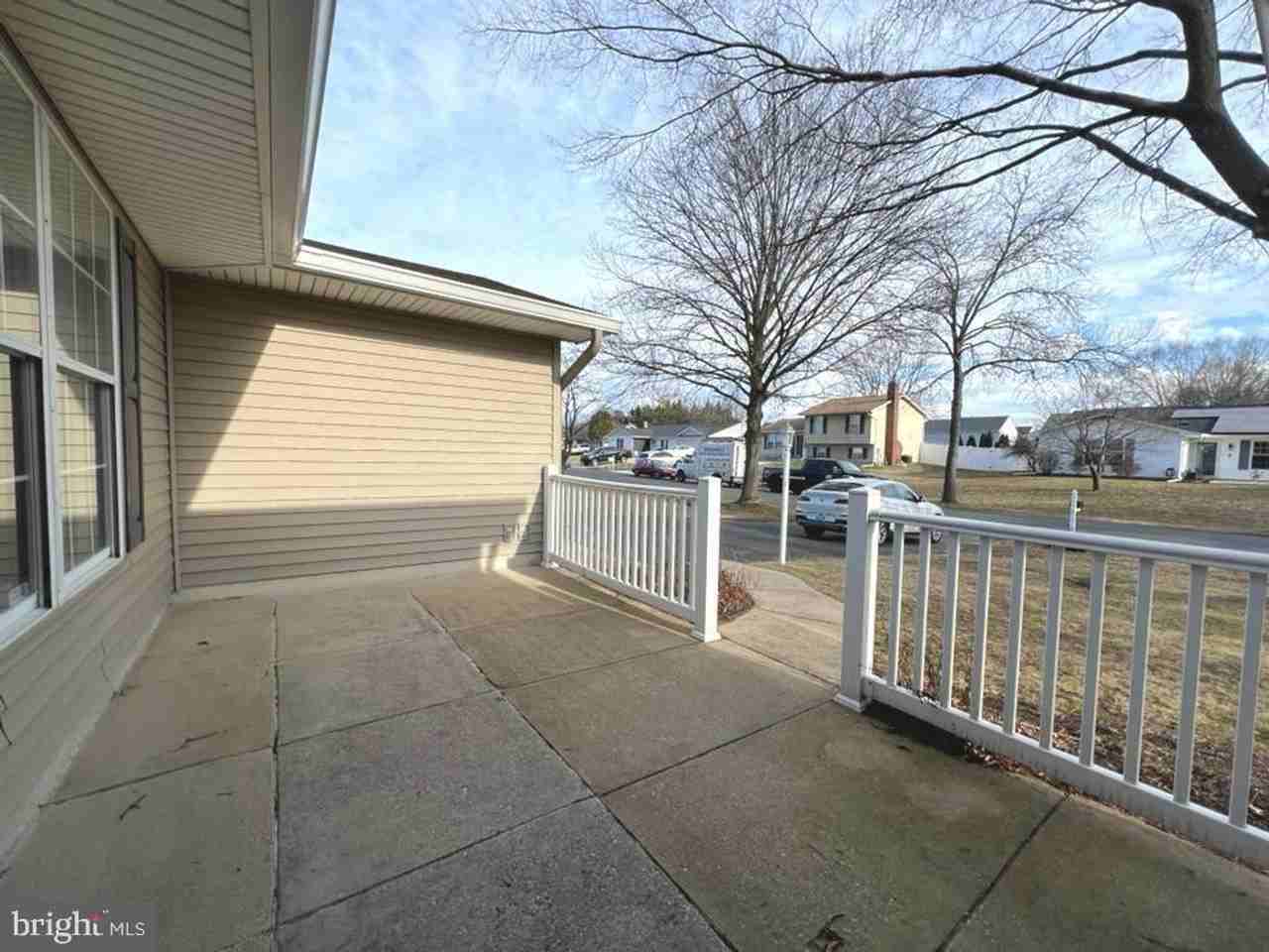 8220 Grainfield Rd - Photo 3 of 31