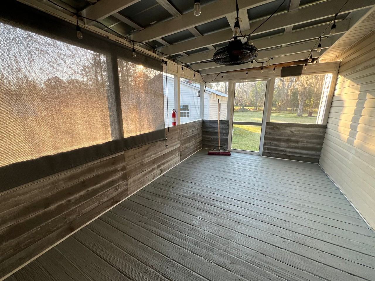 385 Magnolia St - Photo 3 of 14