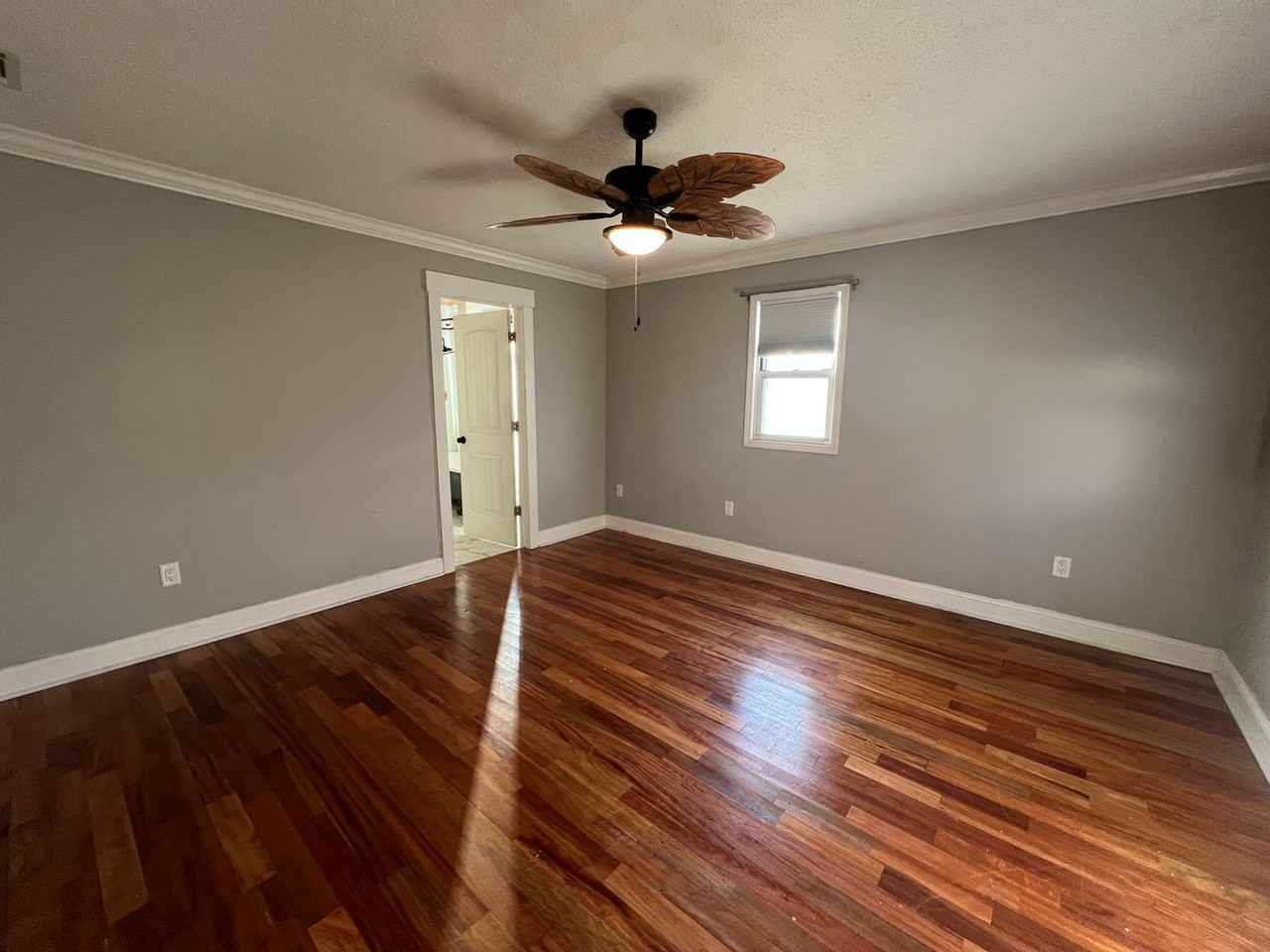 385 Magnolia St - Photo 6 of 14