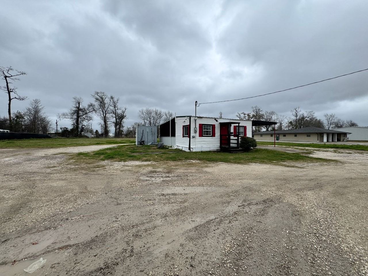 2308 Maplewood Dr - Photo 3 of 13