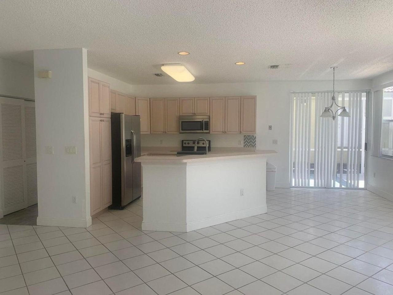 2087 Chagall Cir - Photo 2 of 19