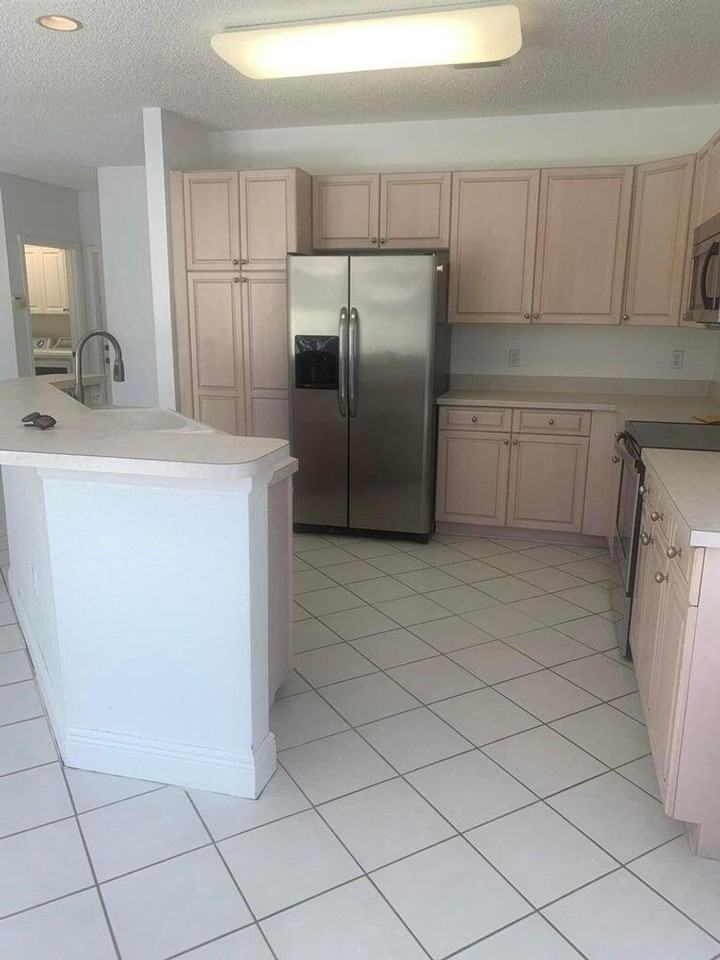 2087 Chagall Cir - Photo 3 of 19