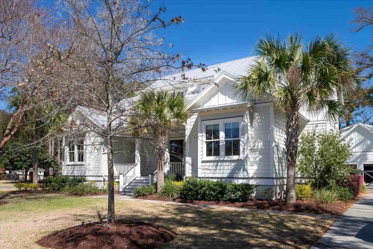 953 Cliffwood Dr - Photo 3 of 50