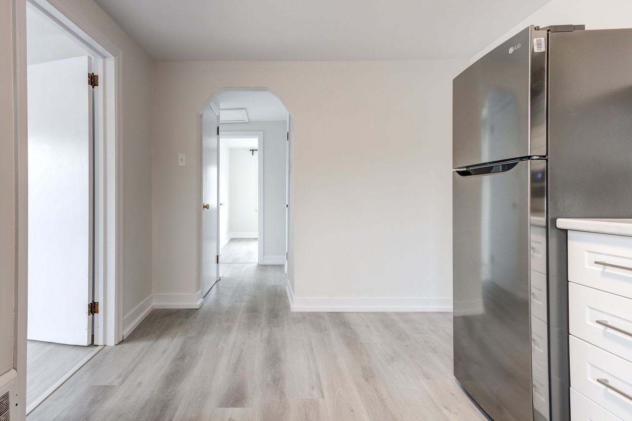 173 Walter Avenue - Photo 3 of 15