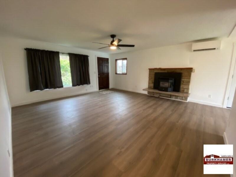 227 N Adams St - Photo 2 of 19