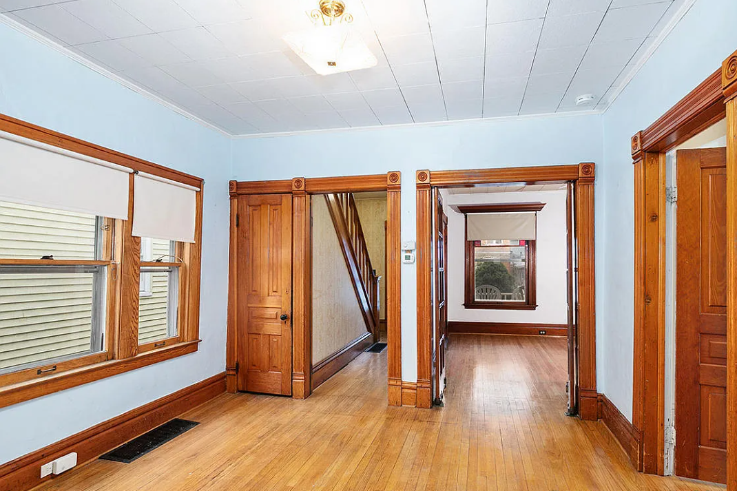 1006 Hovey St Sw #NA - Photo 4 of 8